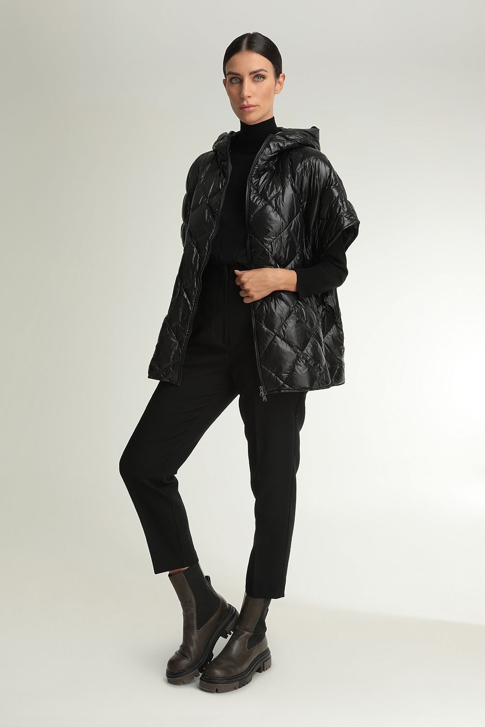 Ginger black quilted cape
